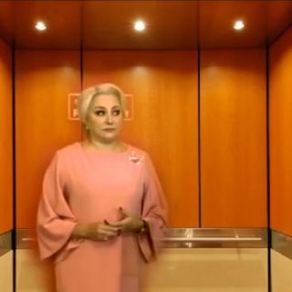 Viorica Dancila lift